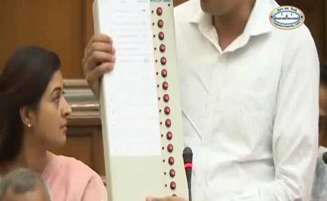 Team Kejriwal Says Live Demo Succeeds In Gaming Vote Machine (EVMs)