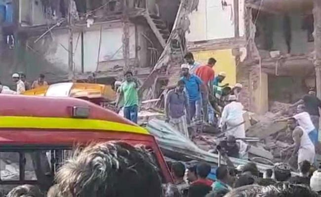 मुंबई : भिंडी बाजार में पांच-मंज़िला इमारत गिरी, 16 लोगों की मौत, 100 साल पुरानी थी इमारत...