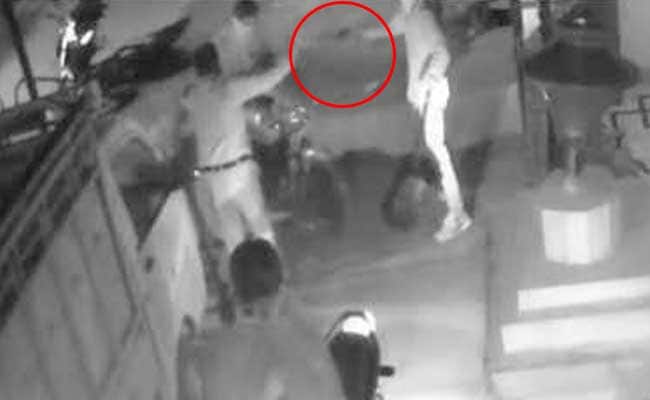 Businessman,Family Shot Dead In UP's Sitapur, Triple Murder On CCTV