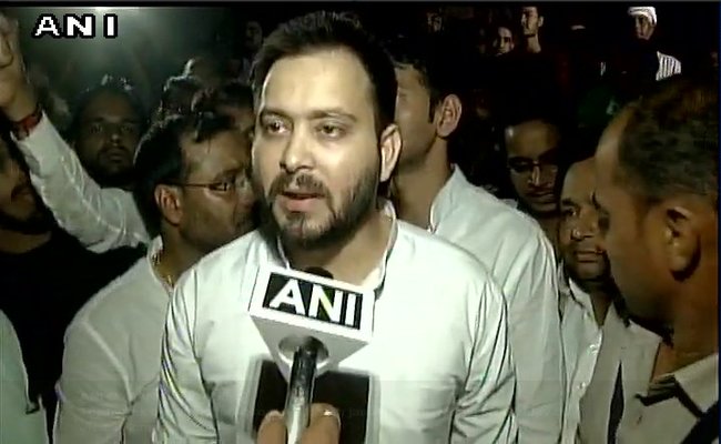 नीतीश पर तेजस्वी का करारा वार, कहा - मैं तो बहाना था, उन्हें तो बीजेपी की गोद में जाना था